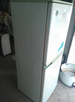 容聲冰箱196升 8成新僅售600元，老款機型制冷強勁，性價比之選